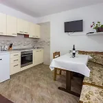 Kreso Apartament *