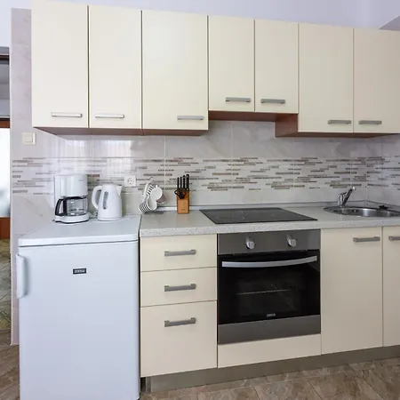 Kreso Apartament *